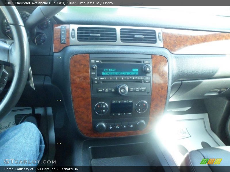 Silver Birch Metallic / Ebony 2007 Chevrolet Avalanche LTZ 4WD
