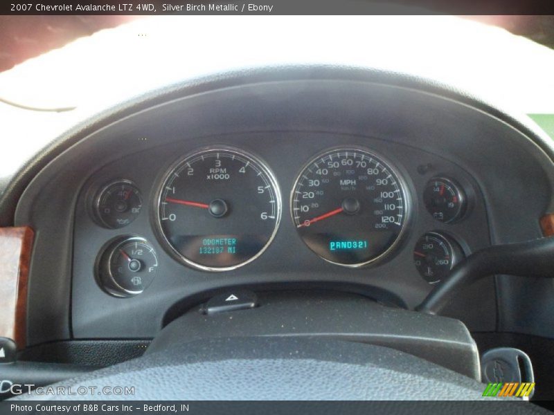 Silver Birch Metallic / Ebony 2007 Chevrolet Avalanche LTZ 4WD