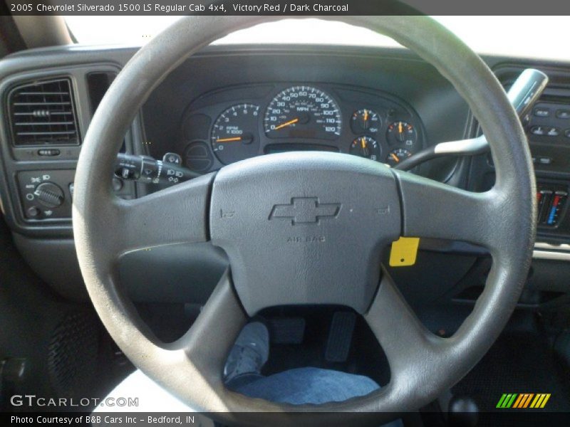 Victory Red / Dark Charcoal 2005 Chevrolet Silverado 1500 LS Regular Cab 4x4