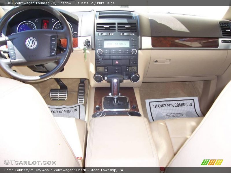Shadow Blue Metallic / Pure Beige 2004 Volkswagen Touareg V8