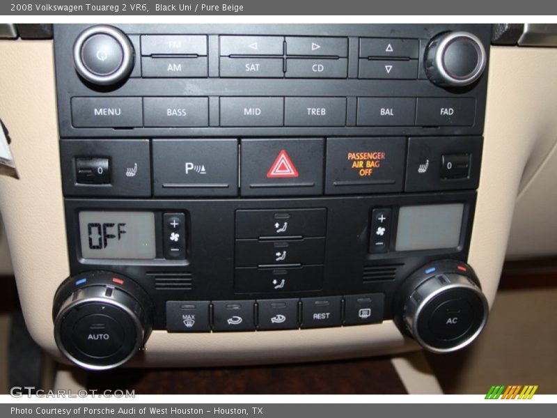 Black Uni / Pure Beige 2008 Volkswagen Touareg 2 VR6