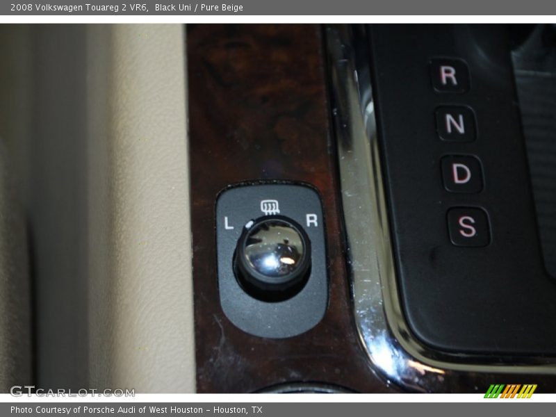 Black Uni / Pure Beige 2008 Volkswagen Touareg 2 VR6