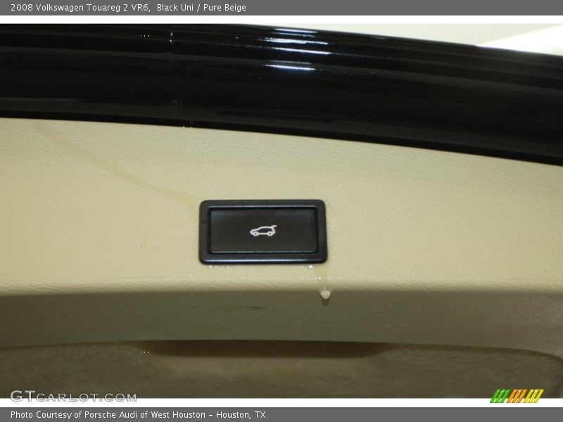 Black Uni / Pure Beige 2008 Volkswagen Touareg 2 VR6