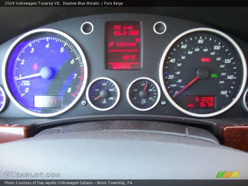 Shadow Blue Metallic / Pure Beige 2004 Volkswagen Touareg V8