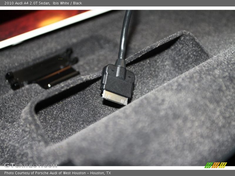 Ibis White / Black 2010 Audi A4 2.0T Sedan