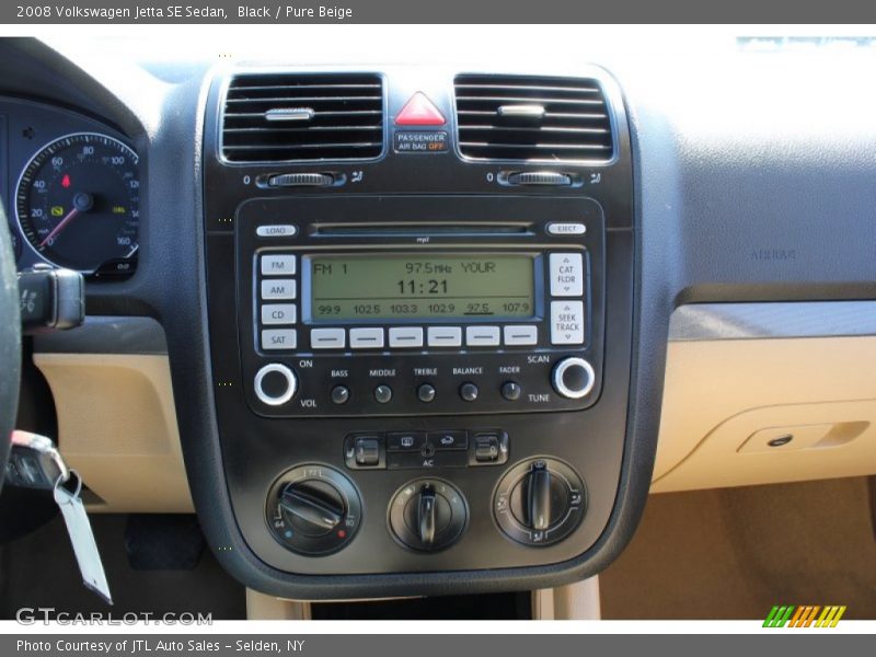 Black / Pure Beige 2008 Volkswagen Jetta SE Sedan