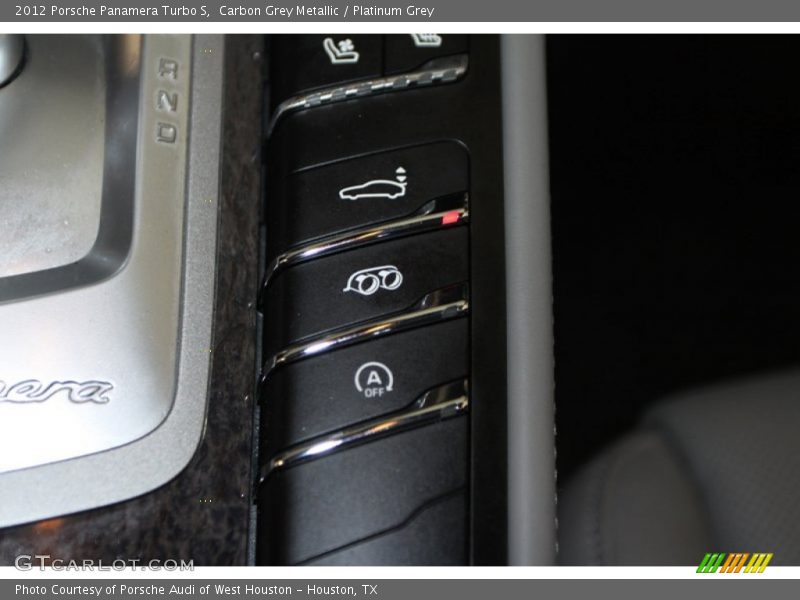 Controls of 2012 Panamera Turbo S