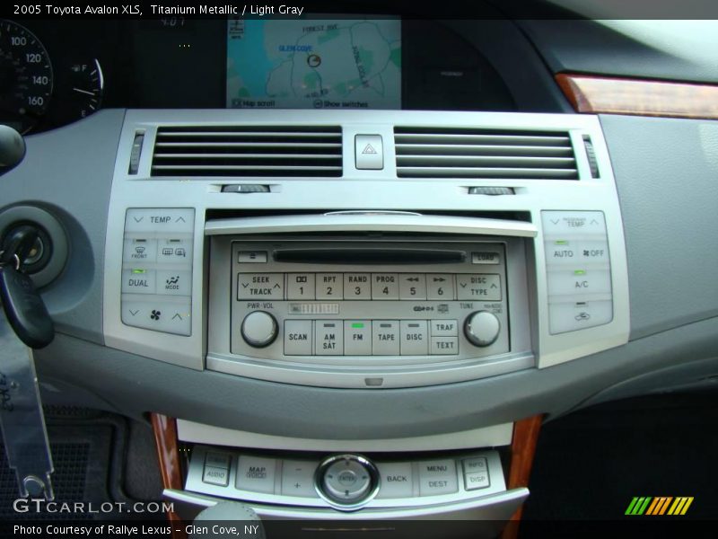 Titanium Metallic / Light Gray 2005 Toyota Avalon XLS