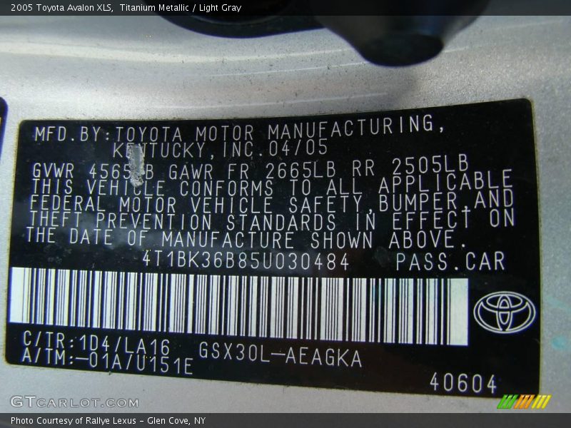 Titanium Metallic / Light Gray 2005 Toyota Avalon XLS
