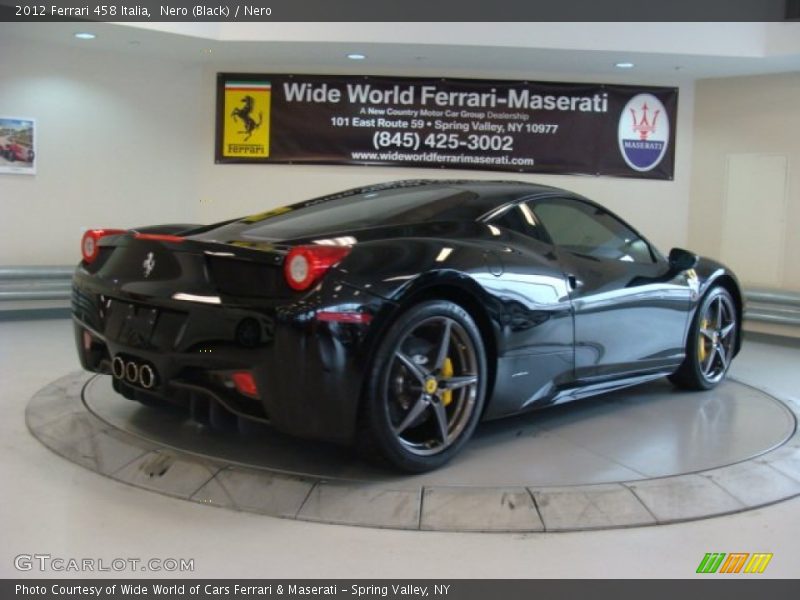 Nero (Black) / Nero 2012 Ferrari 458 Italia