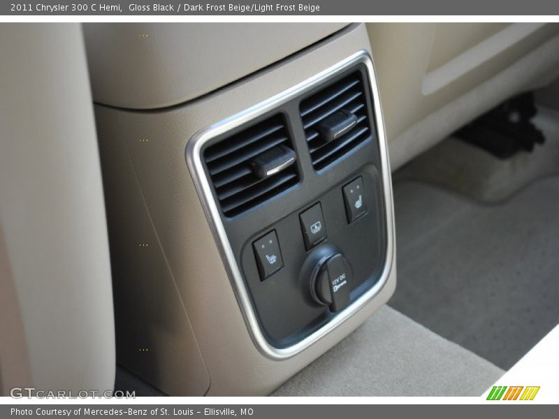 Gloss Black / Dark Frost Beige/Light Frost Beige 2011 Chrysler 300 C Hemi