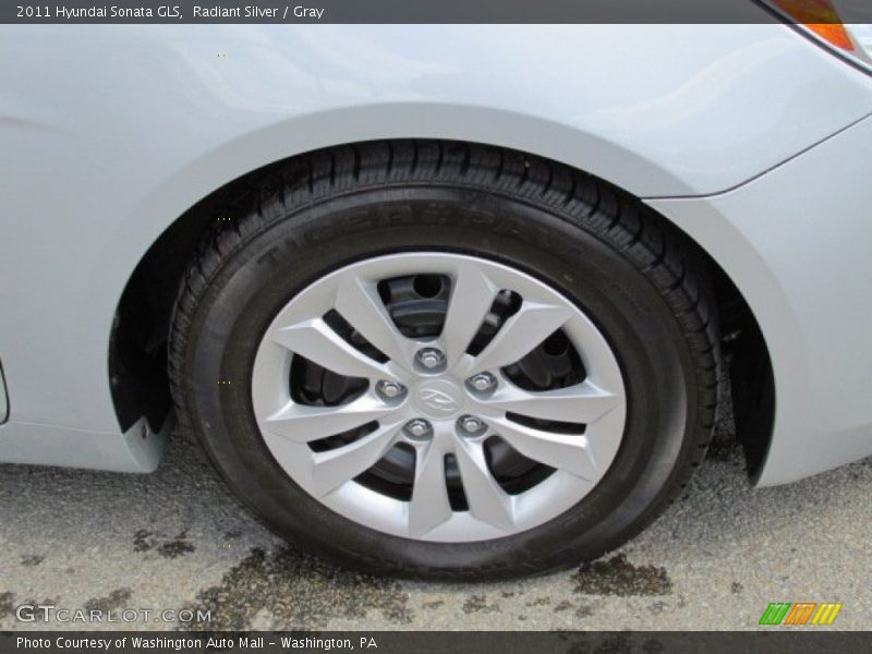 Radiant Silver / Gray 2011 Hyundai Sonata GLS