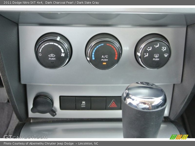 Dark Charcoal Pearl / Dark Slate Gray 2011 Dodge Nitro SXT 4x4