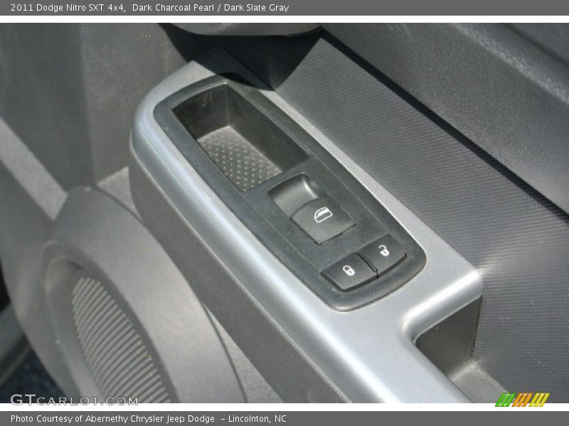 Dark Charcoal Pearl / Dark Slate Gray 2011 Dodge Nitro SXT 4x4