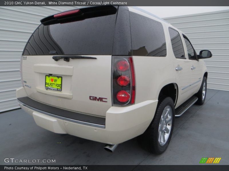 White Diamond Tricoat / Cocoa/Light Cashmere 2010 GMC Yukon Denali