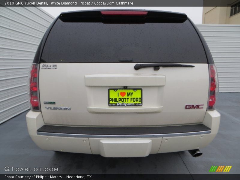 White Diamond Tricoat / Cocoa/Light Cashmere 2010 GMC Yukon Denali