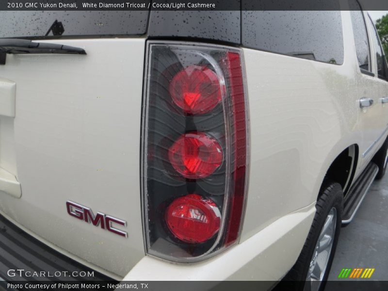 White Diamond Tricoat / Cocoa/Light Cashmere 2010 GMC Yukon Denali