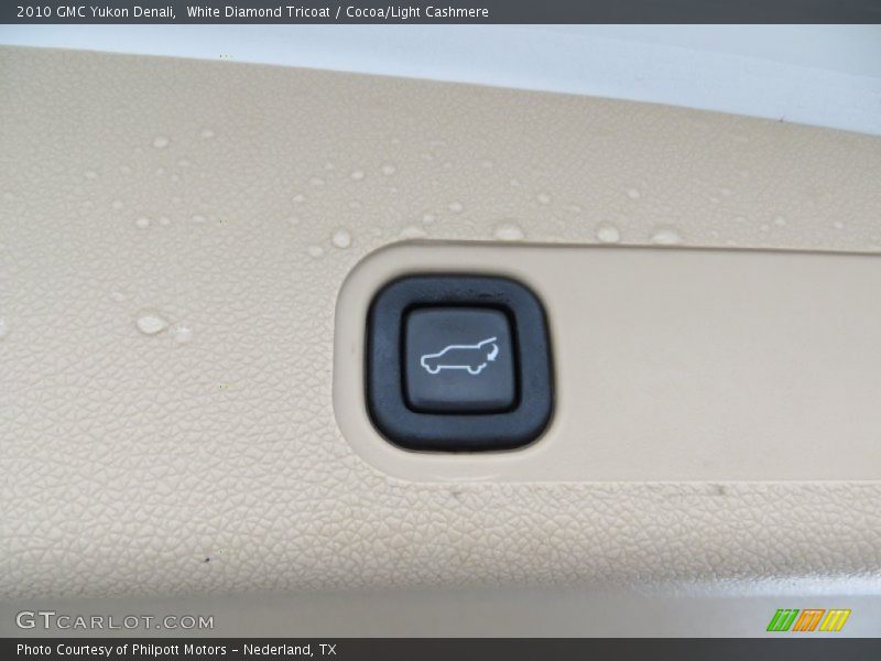 White Diamond Tricoat / Cocoa/Light Cashmere 2010 GMC Yukon Denali