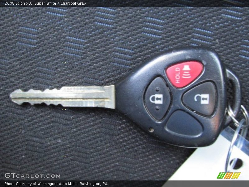 Super White / Charcoal Gray 2008 Scion xD