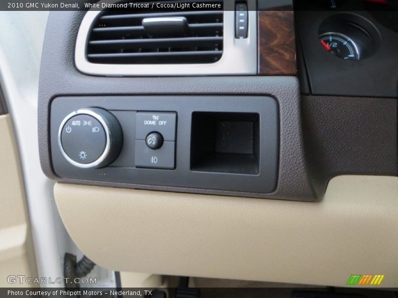 White Diamond Tricoat / Cocoa/Light Cashmere 2010 GMC Yukon Denali