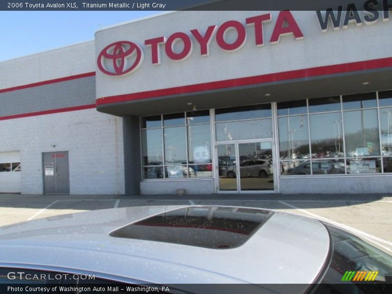 Titanium Metallic / Light Gray 2006 Toyota Avalon XLS