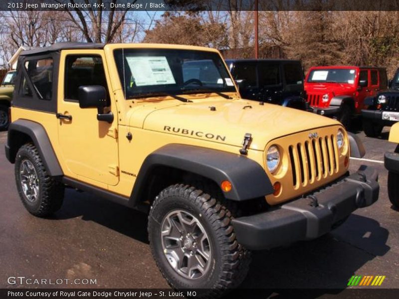 Front 3/4 View of 2013 Wrangler Rubicon 4x4