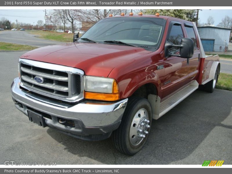 Toreador Red Metallic / Medium Parchment 2001 Ford F550 Super Duty XLT Crew Cab Fifth Wheel