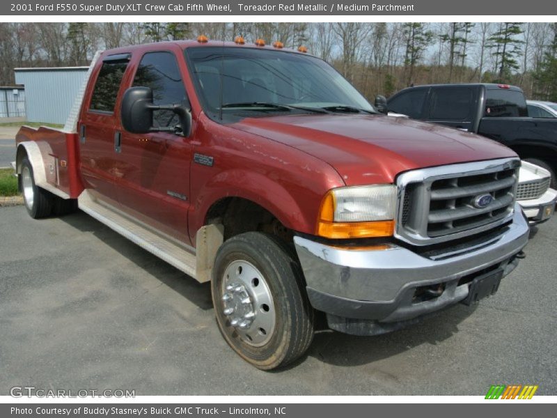 Toreador Red Metallic / Medium Parchment 2001 Ford F550 Super Duty XLT Crew Cab Fifth Wheel