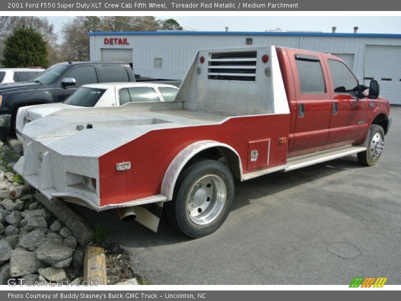 Toreador Red Metallic / Medium Parchment 2001 Ford F550 Super Duty XLT Crew Cab Fifth Wheel