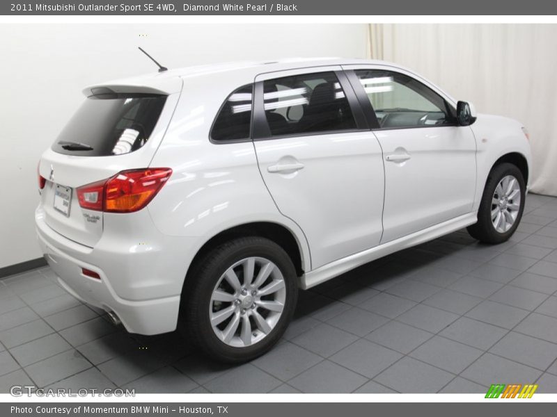 Diamond White Pearl / Black 2011 Mitsubishi Outlander Sport SE 4WD