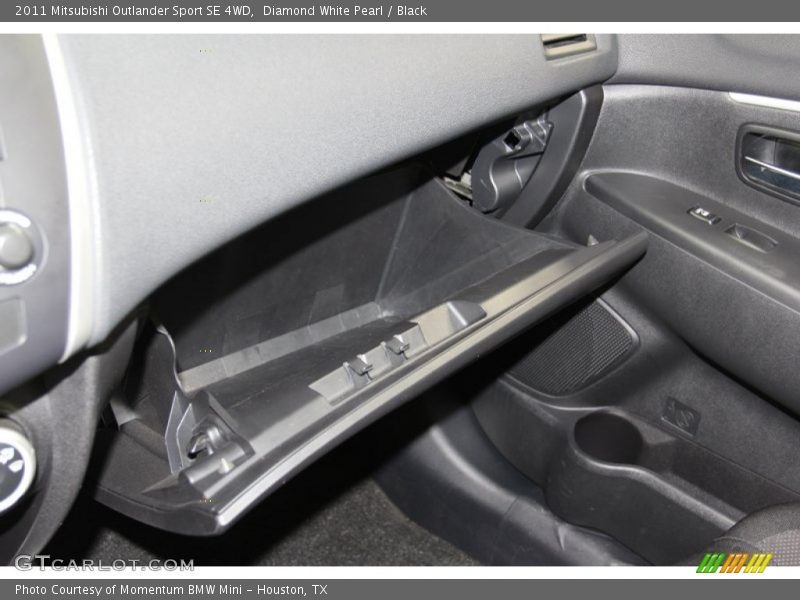 Diamond White Pearl / Black 2011 Mitsubishi Outlander Sport SE 4WD