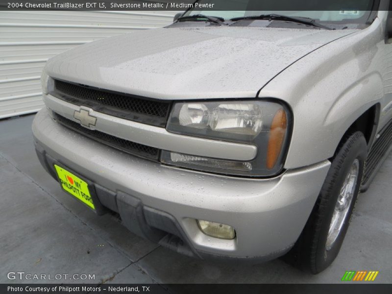 Silverstone Metallic / Medium Pewter 2004 Chevrolet TrailBlazer EXT LS