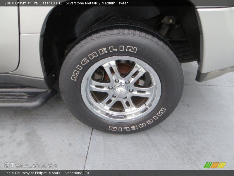 Silverstone Metallic / Medium Pewter 2004 Chevrolet TrailBlazer EXT LS