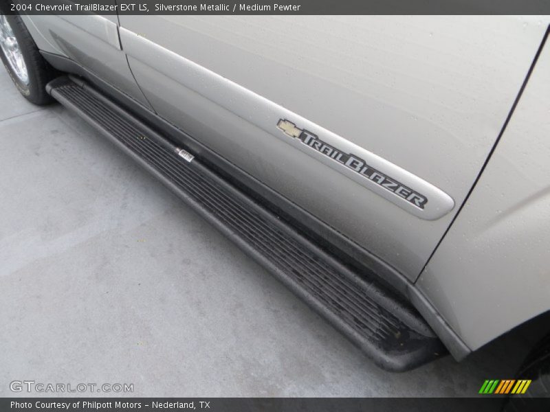 Silverstone Metallic / Medium Pewter 2004 Chevrolet TrailBlazer EXT LS