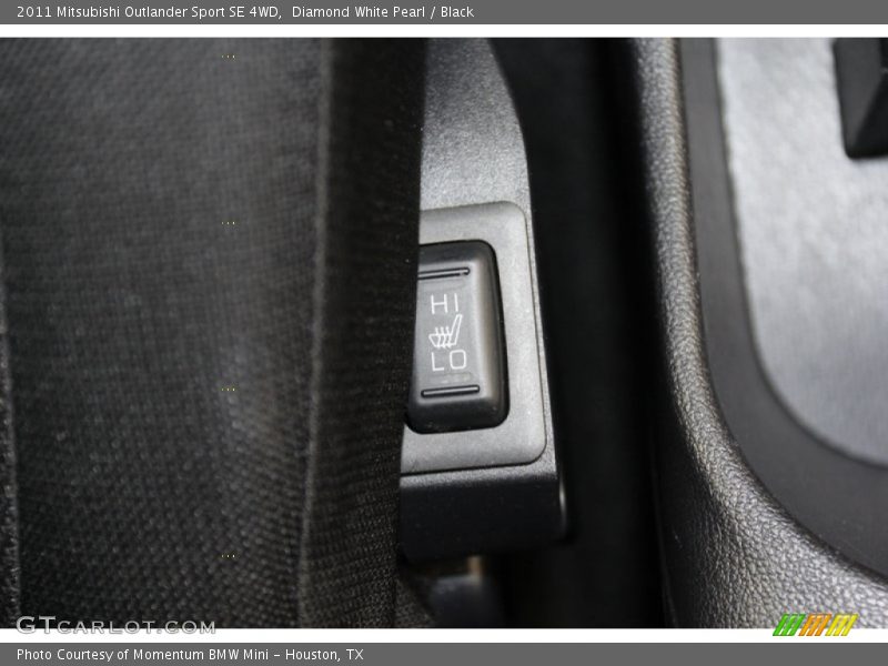 Diamond White Pearl / Black 2011 Mitsubishi Outlander Sport SE 4WD