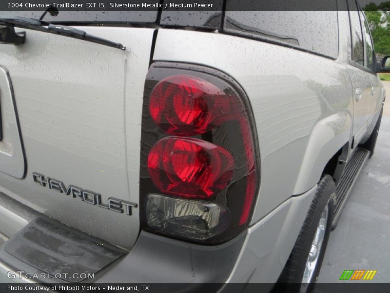 Silverstone Metallic / Medium Pewter 2004 Chevrolet TrailBlazer EXT LS