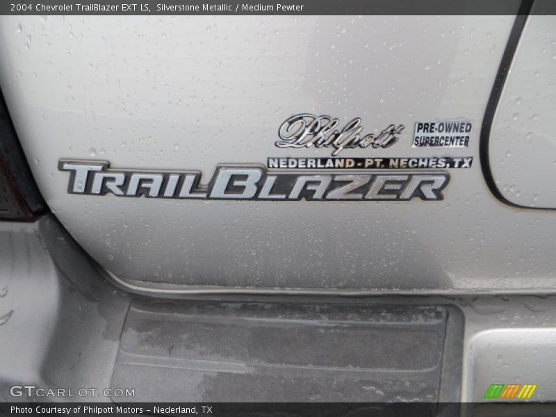 Silverstone Metallic / Medium Pewter 2004 Chevrolet TrailBlazer EXT LS