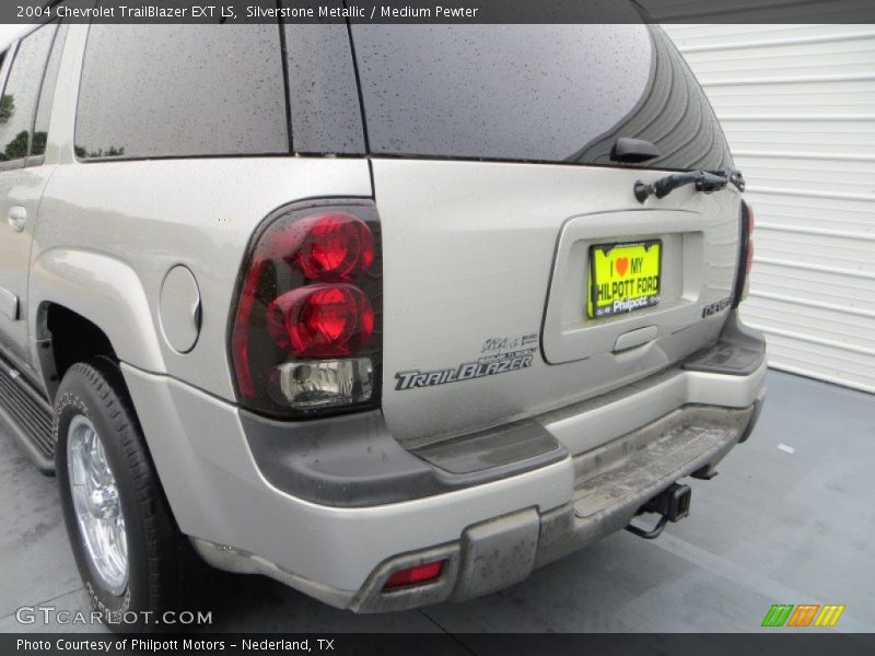 Silverstone Metallic / Medium Pewter 2004 Chevrolet TrailBlazer EXT LS