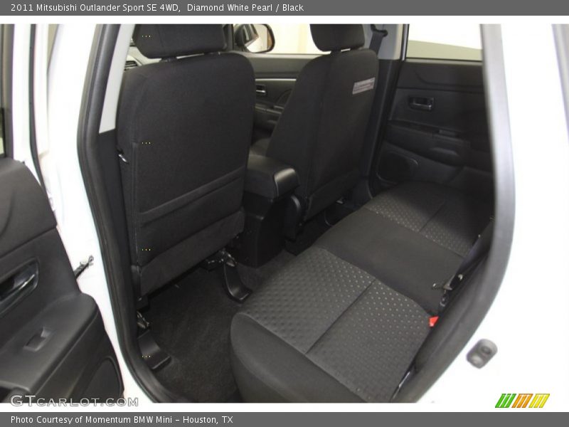 Diamond White Pearl / Black 2011 Mitsubishi Outlander Sport SE 4WD