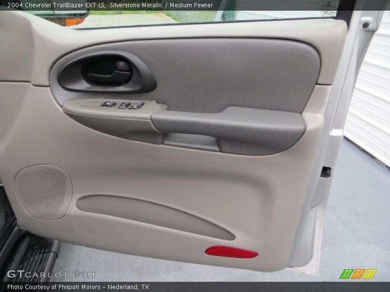 Silverstone Metallic / Medium Pewter 2004 Chevrolet TrailBlazer EXT LS