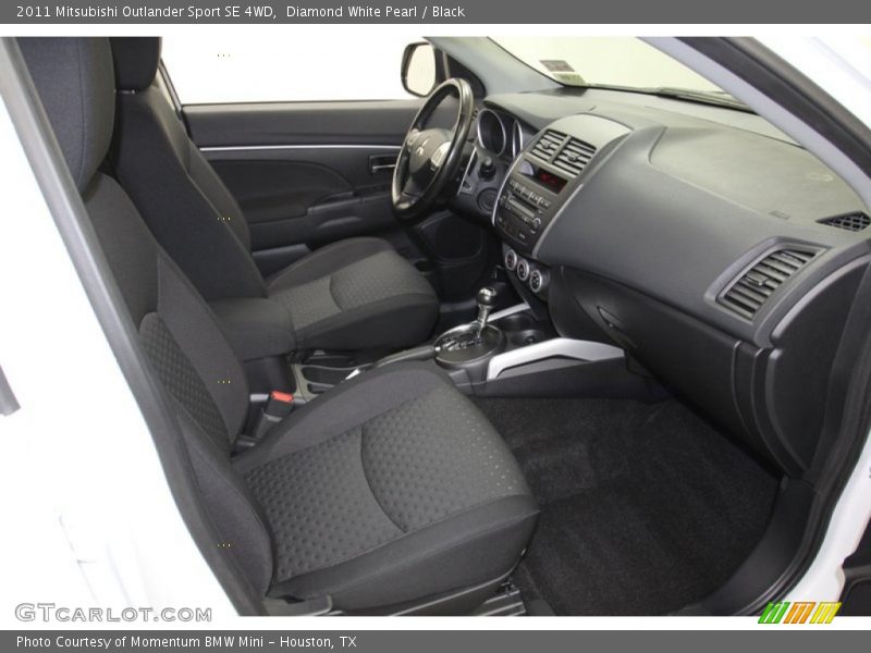 Diamond White Pearl / Black 2011 Mitsubishi Outlander Sport SE 4WD