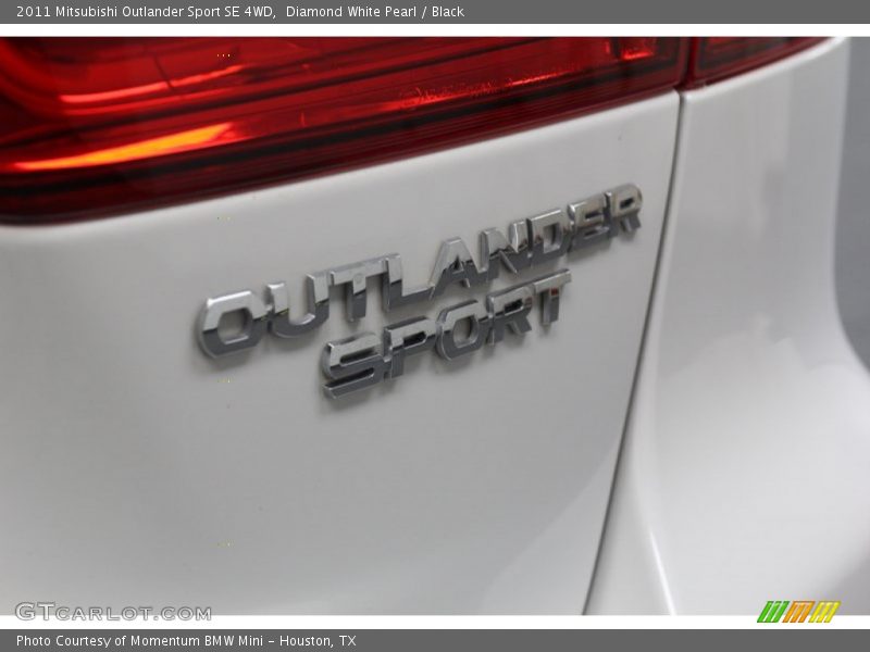 Diamond White Pearl / Black 2011 Mitsubishi Outlander Sport SE 4WD