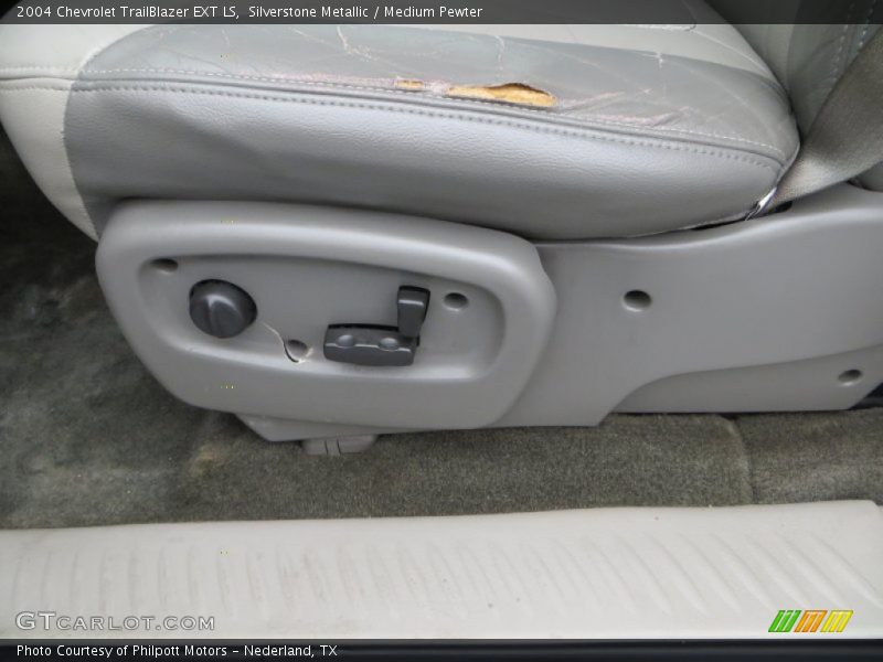 Silverstone Metallic / Medium Pewter 2004 Chevrolet TrailBlazer EXT LS