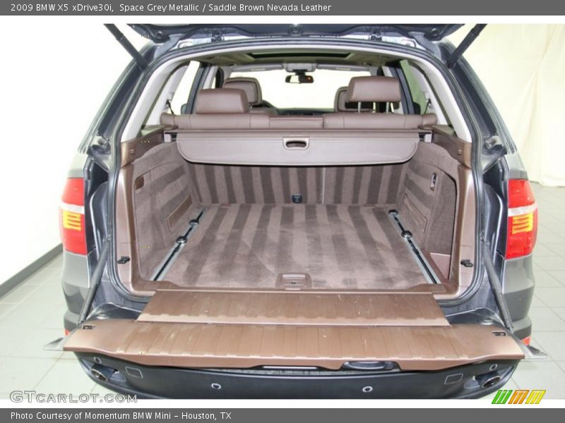  2009 X5 xDrive30i Trunk