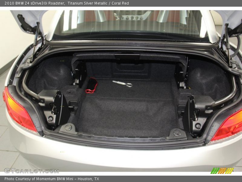  2010 Z4 sDrive30i Roadster Trunk