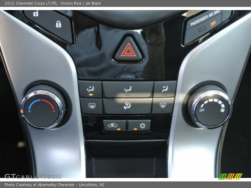 Victory Red / Jet Black 2013 Chevrolet Cruze LT/RS