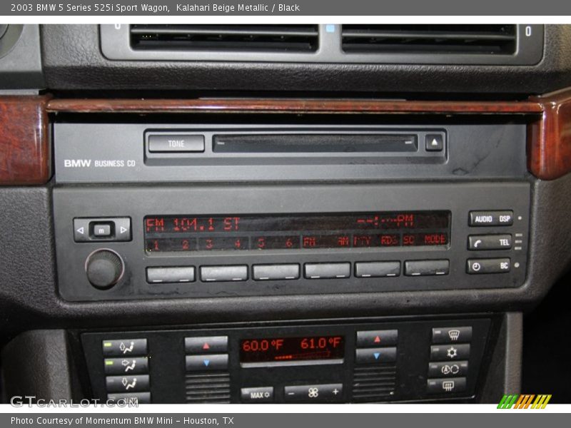 Audio System of 2003 5 Series 525i Sport Wagon