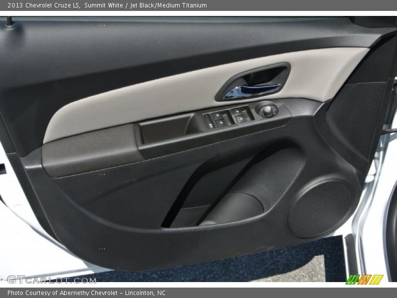 Summit White / Jet Black/Medium Titanium 2013 Chevrolet Cruze LS