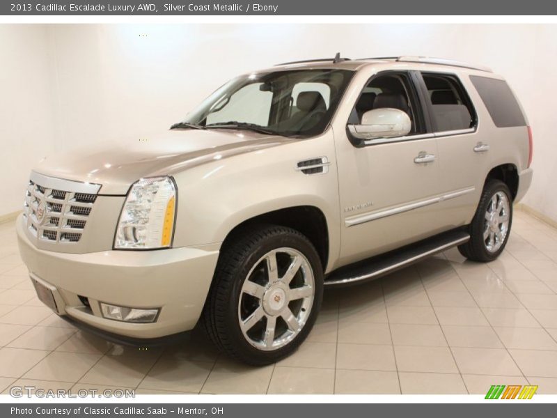 Front 3/4 View of 2013 Escalade Luxury AWD