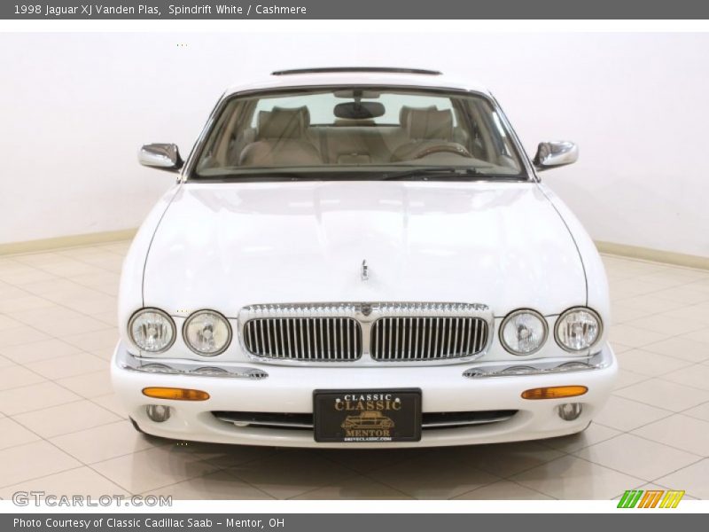 Spindrift White / Cashmere 1998 Jaguar XJ Vanden Plas